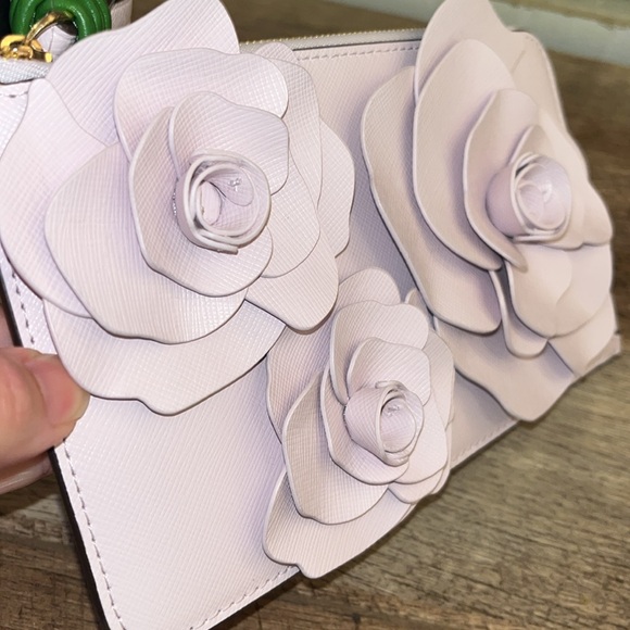 kate spade NWT! Flora Flower Medium L-Zip Wristlet - Picture 6 of 11